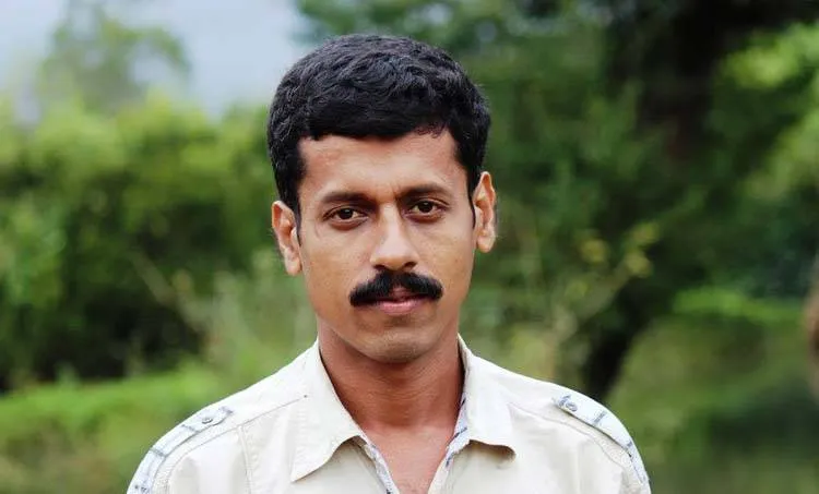 vinoy thomas, sabloot thomas, karikkottakkari,