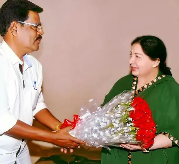 ജയലളിതയെ കാണാന്‍ എത്തിയ ചോക്കലിംഗം