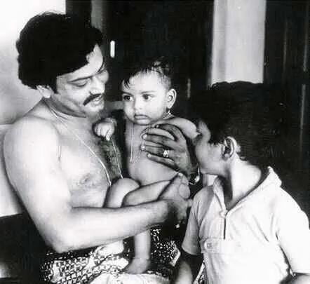Sukumaran with sons Indrajith and Prithviraj