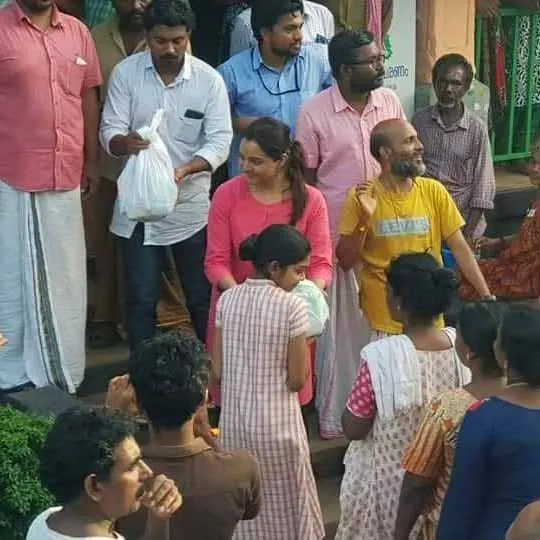 Rebuilding Kerala Manju Warrier at Pullu Relief Camp 5