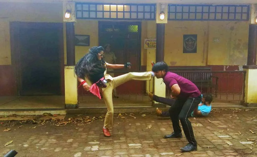 Lady Gabbar Singh Poonam Pandey next telegu film with Pawan Kalyan 1
