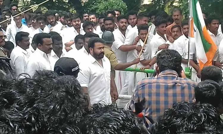 Mohanlal Prithviraj Lucifer Location Featured