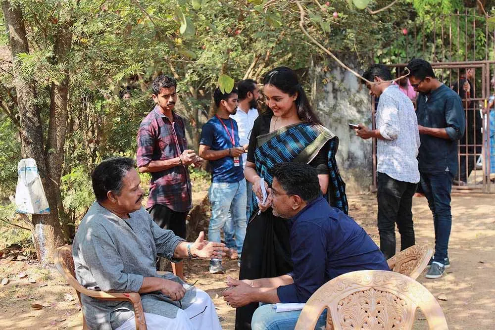 Mohanlal Manju Warrier Prakash Raj Odiyan Release Location Photos