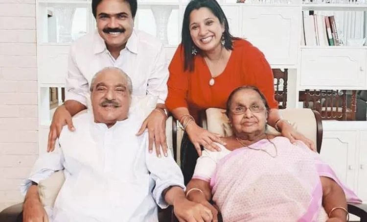 km mani, km mani death, k m mani, കെ എം മാണി, k m mani passes away,, കെ എം മാണി ഭാര്യ കുട്ടിയമ്മ, kerala congress m, കേരള കോൺഗ്രസ് എം, km mani wife, kuttiyamma, കേരള ന്യൂസ്, കേരള വാര്‍ത്ത, Kerala News, മലയാളം ന്യൂസ്, മലയാളം വാര്‍ത്ത, Malayalam News, Breaking News, പ്രധാന വാര്‍ത്തകള്‍, ഐ ഇ മലയാളം, iemalayalam, indian express malayalam, ഇന്ത്യന്‍ എക്സ്പ്രസ്സ്‌ മലയാളം