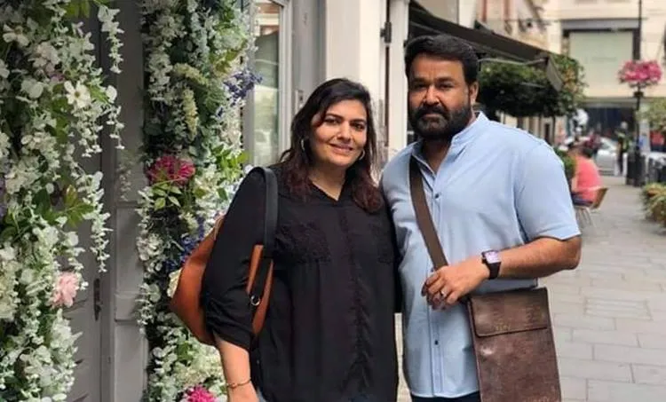 mohanlal wedding anniversary, mohanlal wedding date, mohanlal wedding video, mohanlal wedding photos, mohanlal wedding year, mohanlal wedding anniversary date, mohanlal wedding video part, mohanlal wedding reception photos, മോഹന്‍ലാല്‍ വിവാഹ വീഡിയോ, സുചിത്ര മോഹന്‍ലാല്‍