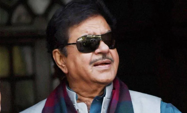 Lok sabha elections, ലോക്സഭാ തിരഞ്ഞെടുപ്പ്, winning celebritie, ജയിച്ച താരങ്ങള്‍, India election results 2019, losing celebrities, തോറ്റ താരങ്ങള്‍, Lok Sabha Election 2019, celebrities, Cinema stars, സിനിമാ താരങ്ങള്‍ Sports stars, സ്പോര്‍ട് താരങ്ങള്‍ BJP, ബിജെപി, Congress,കോണ്‍ഗ്രസ് Samajwadi Party, സമാജ്വാദി പാര്‍ട്ടി, Suresh Gopi, സുരേഷ് ഗോപി, Innocent, ഇന്നസെന്റ്, Gautam Gambhir, ഗൗതം ഗംഭീര്‍, Smriti Irani, സ്മൃതി ഇറാനി, Hema Malini, ഹേമ മാലിനി, sumalatha, സുമലത, Urmila Mandotkar. ഊര്‍മ്മിള മണ്ഡോദ്കര്‍, Prakash Raj, പ്രകാശ് രാജ്, 2019 lok sabha result