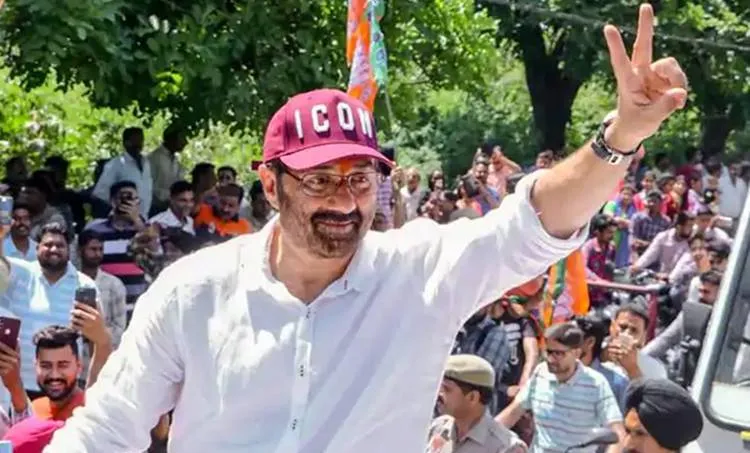 Lok sabha elections, ലോക്സഭാ തിരഞ്ഞെടുപ്പ്, winning celebritie, ജയിച്ച താരങ്ങള്‍, India election results 2019, losing celebrities, തോറ്റ താരങ്ങള്‍, Lok Sabha Election 2019, celebrities, Cinema stars, സിനിമാ താരങ്ങള്‍ Sports stars, സ്പോര്‍ട് താരങ്ങള്‍ BJP, ബിജെപി, Congress,കോണ്‍ഗ്രസ് Samajwadi Party, സമാജ്വാദി പാര്‍ട്ടി, Suresh Gopi, സുരേഷ് ഗോപി, Innocent, ഇന്നസെന്റ്, Gautam Gambhir, ഗൗതം ഗംഭീര്‍, Smriti Irani, സ്മൃതി ഇറാനി, Hema Malini, ഹേമ മാലിനി, sumalatha, സുമലത, Urmila Mandotkar. ഊര്‍മ്മിള മണ്ഡോദ്കര്‍, Prakash Raj, പ്രകാശ് രാജ്, 2019 lok sabha result