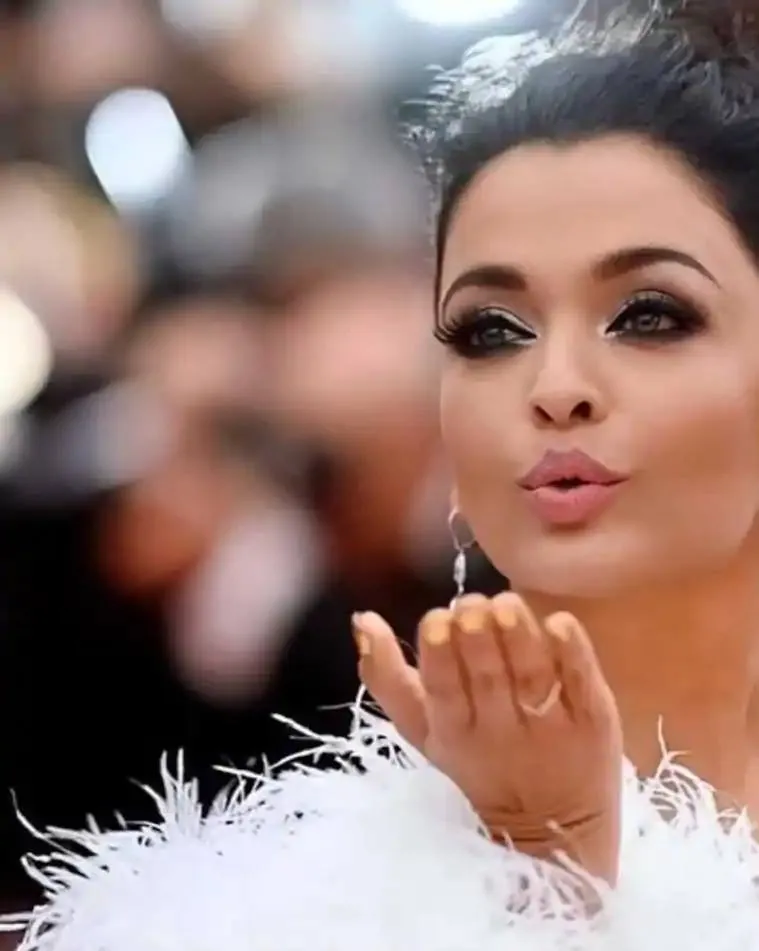 Aishwarya rai, aishwarya rai cannes 2019, ഐശ്വര്യാറായ്, ഐശ്വര്യാറായ് ബച്ചൻ, aishwarya rai cannes 2019 look, aishwarya rai photos cannes 2019, cannes 2019 aishwarya rai, aishwarya rai bachchan, cannes 2019, aishwarya rai photos, aishwarya rai aaradhya, aaradhya aishwarya rai, ഐശ്വര്യാറായ് കാൻ ഫോട്ടോ, ഐശ്വര്യറായ് ചിത്രങ്ങൾ, ഇന്ത്യൻ എക്സ്‌പ്രസ്സ് മലയാളം, Indian Express Malayalam 