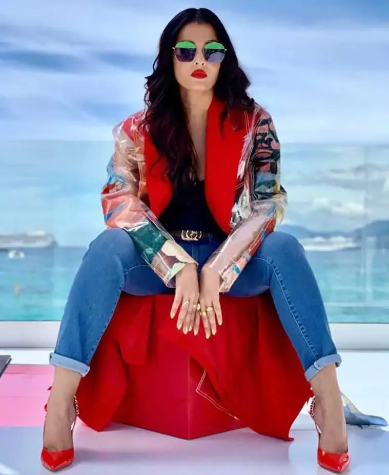 Aishwarya rai, aishwarya rai cannes 2019, ഐശ്വര്യാറായ്, ഐശ്വര്യാറായ് ബച്ചൻ, aishwarya rai cannes 2019 look, aishwarya rai photos cannes 2019, cannes 2019 aishwarya rai, aishwarya rai bachchan, cannes 2019, aishwarya rai photos, aishwarya rai aaradhya, aaradhya aishwarya rai, ഐശ്വര്യാറായ് കാൻ ഫോട്ടോ, ഐശ്വര്യറായ് ചിത്രങ്ങൾ, ഇന്ത്യൻ എക്സ്‌പ്രസ്സ് മലയാളം, Indian Express Malayalam 