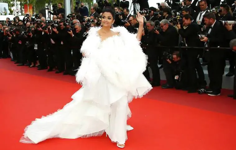 Aishwarya rai, aishwarya rai cannes 2019, ഐശ്വര്യാറായ്, ഐശ്വര്യാറായ് ബച്ചൻ, aishwarya rai cannes 2019 look, aishwarya rai photos cannes 2019, cannes 2019 aishwarya rai, aishwarya rai bachchan, cannes 2019, aishwarya rai photos, aishwarya rai aaradhya, aaradhya aishwarya rai, ഐശ്വര്യാറായ് കാൻ ഫോട്ടോ, ഐശ്വര്യറായ് ചിത്രങ്ങൾ, ഇന്ത്യൻ എക്സ്‌പ്രസ്സ് മലയാളം, Indian Express Malayalam 