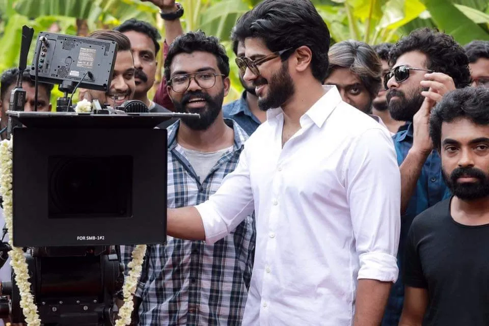 Dulquer salmaan, Dulquer salmaan turns as producer, Dulquer Salmaan films, Dulquer Salmaan new release, Oru yamandan Premakadha, Oru Yamandan premakadha release, ഒരു യമണ്ടൻ പ്രേമകഥ, ദുൽഖർ സൽമാൻ, ദുൽഖർ സൽമാൻ നിർമ്മാതാവാകുന്നു, IE Malayalam, Indian Express Malayalam, ഇന്ത്യൻ എക്സ്‌പ്രസ് മലയാളം, ഐഇ മലയാളം