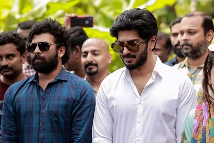Dulquer salmaan, Dulquer salmaan turns as producer, Dulquer Salmaan films, Dulquer Salmaan new release, Oru yamandan Premakadha, Oru Yamandan premakadha release, ഒരു യമണ്ടൻ പ്രേമകഥ, ദുൽഖർ സൽമാൻ, ദുൽഖർ സൽമാൻ നിർമ്മാതാവാകുന്നു, IE Malayalam, Indian Express Malayalam, ഇന്ത്യൻ എക്സ്‌പ്രസ് മലയാളം, ഐഇ മലയാളം