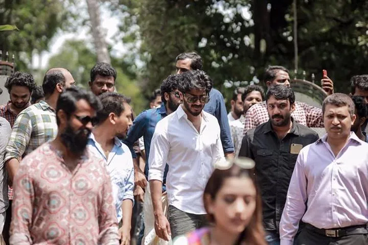 Dulquer salmaan, Dulquer salmaan turns as producer, Dulquer Salmaan films, Dulquer Salmaan new release, Oru yamandan Premakadha, Oru Yamandan premakadha release, ഒരു യമണ്ടൻ പ്രേമകഥ, ദുൽഖർ സൽമാൻ, ദുൽഖർ സൽമാൻ നിർമ്മാതാവാകുന്നു, IE Malayalam, Indian Express Malayalam, ഇന്ത്യൻ എക്സ്‌പ്രസ് മലയാളം, ഐഇ മലയാളം