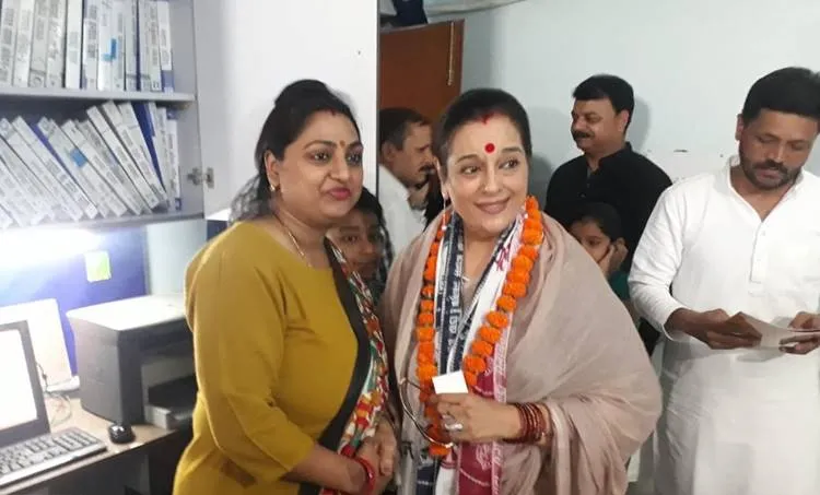 poonam sinha, ie malayalam