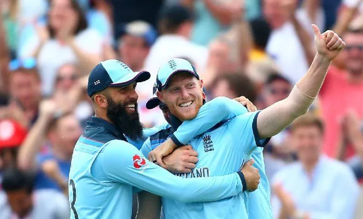 Ben Stokes, ബെന്‍ സ്റ്റോക്സ്,Ben Stokes catch,ബെന്‍ സ്റ്റോക്സ് ക്യാച്ച്, Ben Stokes World Cup 2019 catch, Ben Stokes 89, Andile Phehlukwayo, Adil Rashid, England vs South Africa, South Africa vs England, ENG vs SA, SA vs ENG, Best World Cup catches