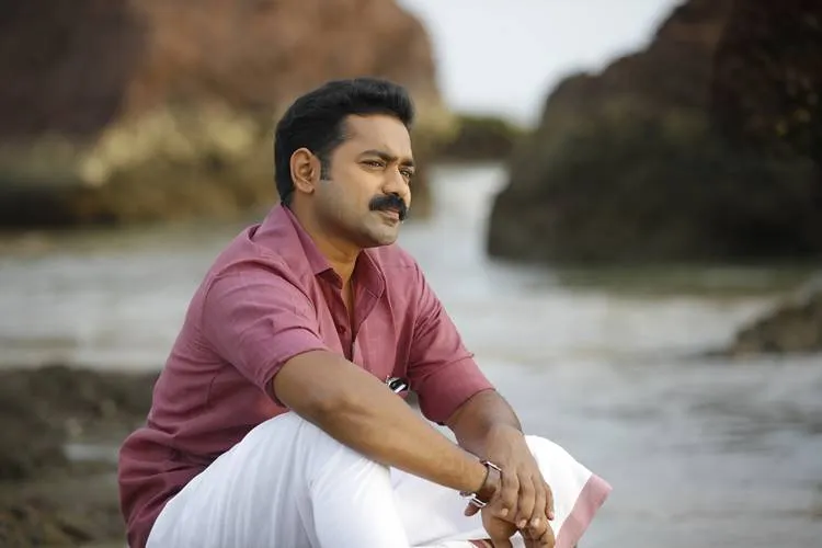 Kakshi Amminippilla, Asif Ali, കക്ഷി​​​ അമ്മിണിപ്പിള്ള, ആസിഫ് അലി, Kakshi Amminippilla release, കക്ഷി അമ്മിണിപ്പിള്ള റിലീസ്, Kakshi Amminippilla video song, Kakshi Amminippilla song, Asif Ali song, Asif Ali latest film, Asif ali new release, Indian Express Malayalam, ഇന്ത്യൻ എക്സ്‌പ്രസ്സ് മലയാളം