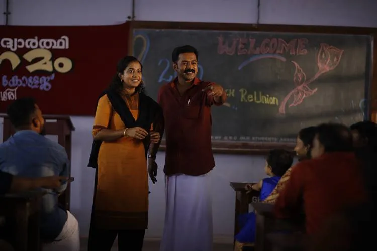Kakshi Amminippilla, Asif Ali, കക്ഷി​​​ അമ്മിണിപ്പിള്ള, ആസിഫ് അലി, Kakshi Amminippilla release, കക്ഷി അമ്മിണിപ്പിള്ള റിലീസ്, Kakshi Amminippilla video song, Kakshi Amminippilla song, Asif Ali song, Asif Ali latest film, Asif ali new release, Indian Express Malayalam, ഇന്ത്യൻ എക്സ്‌പ്രസ്സ് മലയാളം
