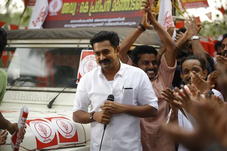 Kakshi Amminippilla, Asif Ali, കക്ഷി​​​ അമ്മിണിപ്പിള്ള, ആസിഫ് അലി, Kakshi Amminippilla release, കക്ഷി അമ്മിണിപ്പിള്ള റിലീസ്, Kakshi Amminippilla video song, Kakshi Amminippilla song, Asif Ali song, Asif Ali latest film, Asif ali new release, Indian Express Malayalam, ഇന്ത്യൻ എക്സ്‌പ്രസ്സ് മലയാളം
