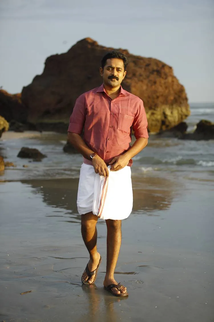 Kakshi Amminippilla, Asif Ali, കക്ഷി​​​ അമ്മിണിപ്പിള്ള, ആസിഫ് അലി, Kakshi Amminippilla release, കക്ഷി അമ്മിണിപ്പിള്ള റിലീസ്, Kakshi Amminippilla video song, Kakshi Amminippilla song, Asif Ali song, Asif Ali latest film, Asif ali new release, Indian Express Malayalam, ഇന്ത്യൻ എക്സ്‌പ്രസ്സ് മലയാളം