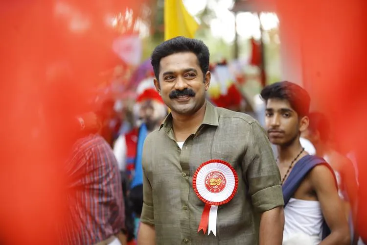 Kakshi Amminippilla, Asif Ali, കക്ഷി​​​ അമ്മിണിപ്പിള്ള, ആസിഫ് അലി, Kakshi Amminippilla release, കക്ഷി അമ്മിണിപ്പിള്ള റിലീസ്, Kakshi Amminippilla video song, Kakshi Amminippilla song, Asif Ali song, Asif Ali latest film, Asif ali new release, Indian Express Malayalam, ഇന്ത്യൻ എക്സ്‌പ്രസ്സ് മലയാളം