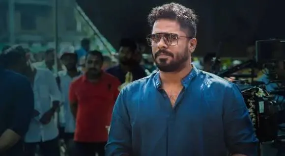 Aashiq Abu, ആഷിഖ് അബു, വൈറസ്, Virus, Video Song, വീഡിയോ ഗാനം, നിപ വൈറസ്, Revathi, Revathi in Virus, Revathi KK Shailaja,Virus Trailer, Virus movie, Nipah Virus, Aashiq Abu New Film, Ashik Abu movie, Rima Kallingal as nurse Lini, actress Revathy back to malayalam cinema, Parvathy's new movie, Tovino Thomas in Virus, Kalidas jayaram in Virus, Indian Express Malayalam, ഇന്ത്യൻ എക്സ്പ്രസ് മലയാളം, ആഷിഖ് അബു വൈറസ് പുതിയ ചിത്രം, റിമ കല്ലിങ്കൽ, രേവതി, ടൊവിനോ തോമസ്, പാർവ്വതി