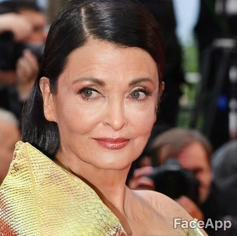 faceapp, ഫേസ് ആപ്പ്, old person filter, faceapp celebrities, bollywood faceapp, alia bhatt, ranveer singh, kareena kapoor, shah rukh khan, salman khan, akshay kumar, deepika padukone, disha patani, aishwarya rai, face app, faceapp challenge, ആലിയ ഭട്ട്, കരീന കപൂർ, ഷാരൂഖ് ഖാൻ, സൽമാൻ ഖാൻ, ദീപിക പദുകോൺ, ഐശ്വര്യറായ്, Indian express Malayalam, ഇന്ത്യൻ എക്സ്‌പ്രസ്സ് മലയാളം
