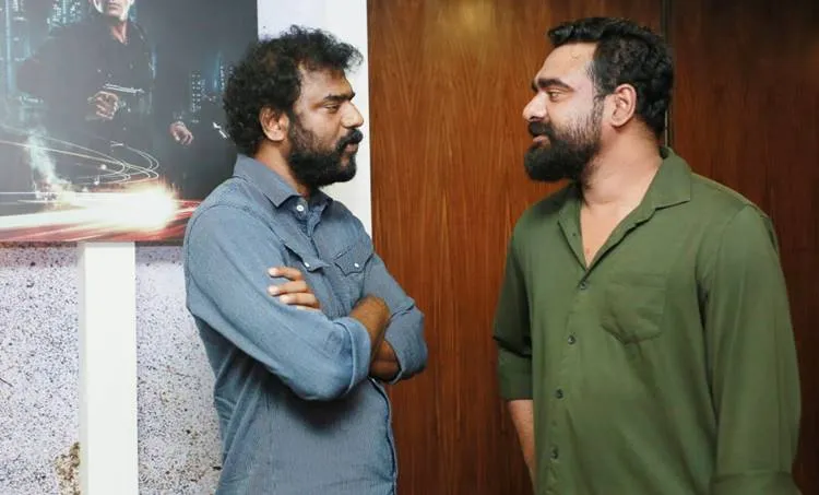 The Family Man, The Family Man streaming, ദ ഫാമിലി മാൻ, Manoj Bajpayee, മനോജ് ബാജ്‌പേയ്, ആമസോൺ ഒർജിനൽ, Amazon Original, Amazon Prime, ആമസോൺ പ്രൈം, നീരജ് മാധവ്, Neeraj Madhav, Priyamani, പ്രിയാമണി, Dinesh Nair, ദിനേശ് നായർ, ടൊവിനോ തോമസ്, ലാൽ ജോസ്, രമേഷ് പിഷാരടി, Tovino Thomas, Lal Jose, Ramesh Pisharodi