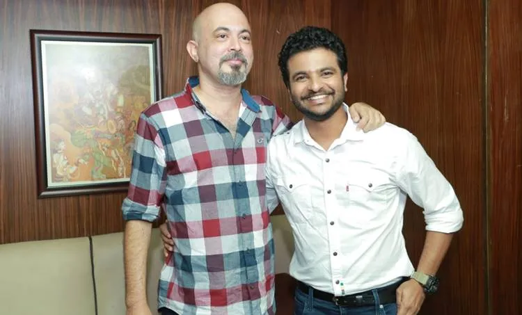 The Family Man, The Family Man streaming, ദ ഫാമിലി മാൻ, Manoj Bajpayee, മനോജ് ബാജ്‌പേയ്, ആമസോൺ ഒർജിനൽ, Amazon Original, Amazon Prime, ആമസോൺ പ്രൈം, നീരജ് മാധവ്, Neeraj Madhav, Priyamani, പ്രിയാമണി, Dinesh Nair, ദിനേശ് നായർ, ടൊവിനോ തോമസ്, ലാൽ ജോസ്, രമേഷ് പിഷാരടി, Tovino Thomas, Lal Jose, Ramesh Pisharodi