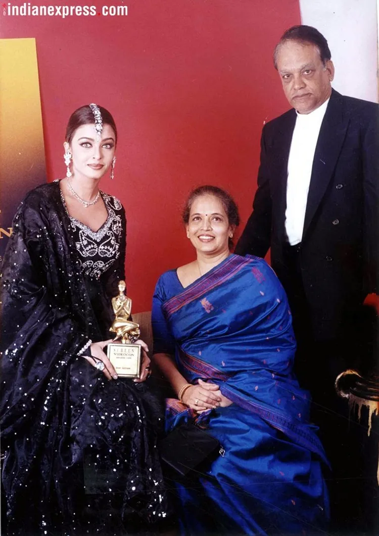 aishwarya rai bachchan, abhishek bachchan, aaradhya bachchan, aishwarya rai birthday, happy birthday aishwarya rai bachchan, happy birthday ash, abhishek aishwarya couple goals, aishwarya happy birthday, ഐശ്വര്യ റായ്, ഐശ്വര്യ റായ് ബച്ചൻ, അഭിഷേക് ബച്ചൻ, ആരാധ്യ ബച്ചൻ, ഐശ്വര്യറായ് പിറന്നാൾ, ഐശ്വര്യ റായ്, ജന്മദിനം, aishwarya rai age, ഐശ്വര്യ റായ് വയസ്സ്, IE malayalam, ഐ ഇ മലയാളം, ഇന്ത്യൻ എക്സ്‌പ്രസ് മലയാളം, Indian express Malayalam