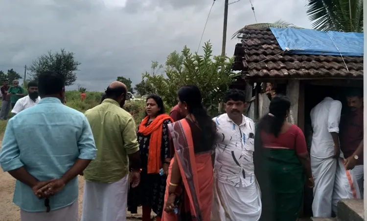 Walayar Rape Case, വാളയാർ പീഡനക്കേസ്, Justice in Walayar, വാളയാറിൽ നീതി വേണം, രഹസ്യമൊഴി, വാളയാർ പെൺകുട്ടികളുടെ അമ്മ, IE Malayalam, ഐഇ മലയാളം