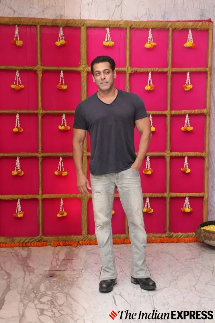 Kajol, rani mukherji, Salman khan, കാജോൾ, റാണി മുഖർജി, സൽമാൻ ഖാൻ, പ്രീതി സിൻഹ, Sara Ali khan, Soha Ali khan, shahid kapoor photos, taapsee pannu photos, celeb fashion, preity zinta photos, lifestyle, fashion,diwali, diwali photos