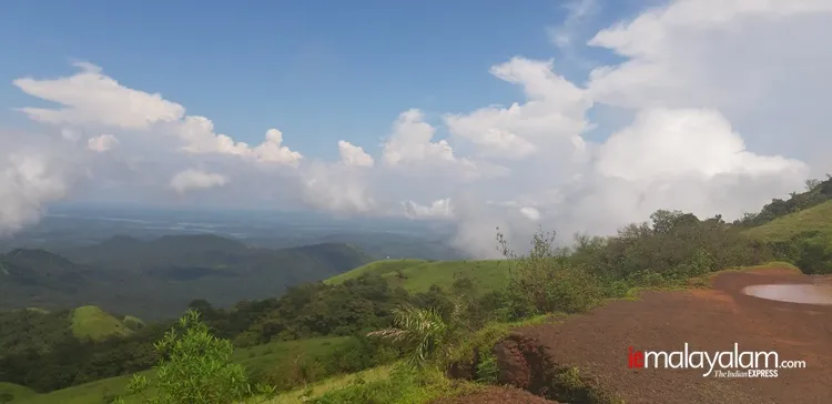 Kudajadri trip, Kudajadri travel, Kodachadri trip, Kodachadri travel, കുടജാദ്രി, കുടജാദ്രി യാത്ര, കുടജാദ്രി ട്രാവലോഗ്, കുടജാദ്രി യാത്രാവിവരണം, Kollur travel, Kollur Mookambika, Souparnika, Souparnika river, Chithramoola, Sarvanjapeedam, കൊല്ലൂർ മൂകാംബിക, ചിത്രമൂല, സർവ്വഞ്ജ പീഠം, സൗപർണിക, Kollur hotels, Mookambika route, Mookambika hotels, Mookambika bus