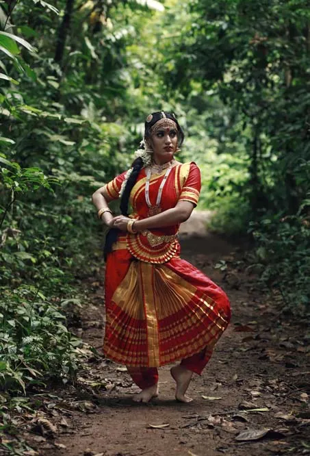 <img src="https://img-cdn.thepublive.com/filters:format(webp)/indian-express-malayalam/media/media_files/uploads/2019/11/yami-6.jpg" alt="<img src="https://img-cdn.thepublive.com/filters:format(webp)/indian-express-malayalam/media/media_files/uploads/2019/11/yami-4.jpg" alt="Nagavalli, നാഗവല്ലി, Joker, ജോക്കർ, Manichithrathazhu, മണിച്ചിത്രത്താഴ്, yaami, യാമി, photographer, ഫോട്ടോഗ്രാഫർ, lady photographer, വനിത ഫോട്ടോഗ്രാഫർ, iemalayalam, ഐഇ മലയാളം" width="453" height="666" class="aligncenter size-full wp-image-316497" />" width="453" height="666" class="aligncenter size-full wp-image-316499" />