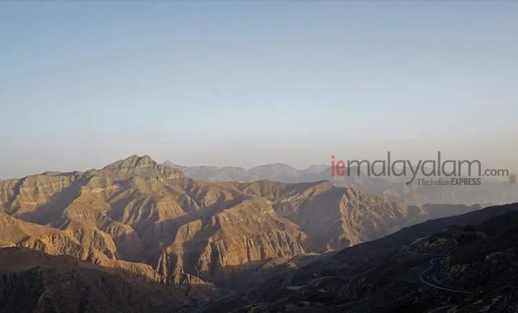 Jebel Jais, ജബല്‍ജൈസ്, Jebel Jais mountains, ജബല്‍ജൈസ് മലനിരകൾ, Ras al Khaimah, റാസല്‍ഖൈമ, UAE, യുഎഇ, Oman, ഒമാൻ, Travelogue, യാത്രാവിവരണം, Gulf news, ഗൾഫ് വാർത്തകൾ, IE Malayalam, ഐഇ മലയാളം