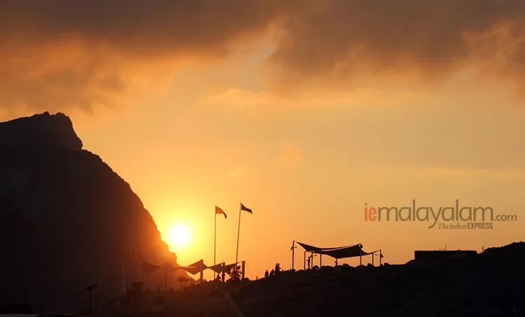 Jebel Jais, ജബല്‍ജൈസ്, Jebel Jais mountains, ജബല്‍ജൈസ് മലനിരകൾ, Ras al Khaimah, റാസല്‍ഖൈമ, UAE, യുഎഇ, Oman, ഒമാൻ, Travelogue, യാത്രാവിവരണം, Gulf news, ഗൾഫ് വാർത്തകൾ, IE Malayalam, ഐഇ മലയാളം