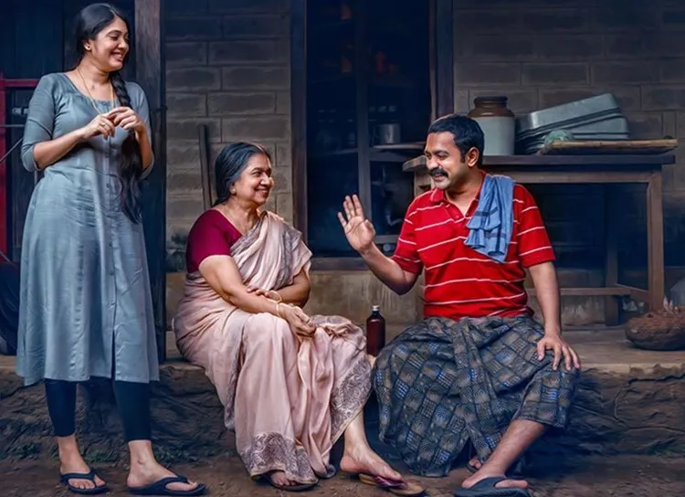 Best malayalam films of 2019, Malayalam cinema 2019, Lucifer, Kumbalangi Nights, Thamaasha, Unda, Thanneermathan dinangal, Uyare, Vikrithi, Moothon, Helen, Jallikkettu, Android Kunjappan, Ishq, Kettyolaanente Malakha, Indian express malayalam, IE Malayalam, 2019 മികച്ച മലയാളം ചിത്രങ്ങൾ, ഇന്ത്യൻ എക്സ്പ്രസ് മലയാളം, ഐ ഇ മലയാളം
