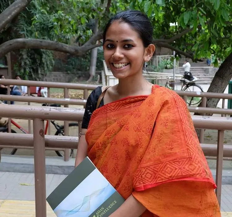Aishe Ghosh, aishi ghosh, ayshi ghosh, ഐഷി ഘോഷ്, JNU students union president, ജെഎന്‍യു വിദ്യാര്‍ഥി യൂണിയന്‍ പ്രസിഡന്റ്, JNU students protest, ജെഎന്‍യു വിദ്യാര്‍ഥി പ്രക്ഷോഭം, JNU violence, ജെഎന്‍യു അക്രമം, JNU students protest against fees hike, ഫീസ് വർധനയ്ക്കെതിരെ ജെഎന്‍യുവിൽ വിദ്യാര്‍ഥി പ്രക്ഷോഭം, JNU attack,ജെഎന്‍യുവിൽ ആക്രമണം, CAA protest,സിഎഎ പ്രക്ഷോഭം, iemalayalam, ഐഇ മലയാളം