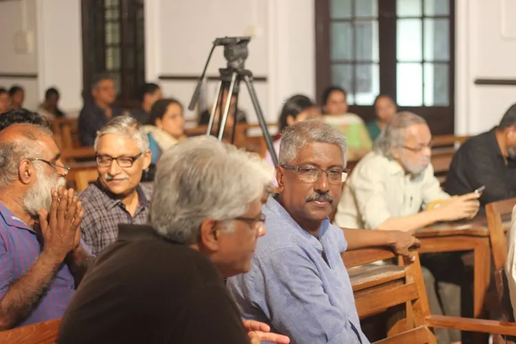 IV Babu, ഐവി ബാബു, Dr. IV Babu, ഡോ. ഐവി ബാബു, IV Babu obituary, ഐവി ബാബു അന്തരിച്ചു, IV Babu journalist, മാധ്യമപ്രവർത്തകൻ ഐവി ബാബു, IV Babu Memories, ഐവി ബാബു ഓർമകൾ, IV Babu remembrance, ഐവി ബാബു അനുസ്മരണം, Latest Malayalam news, ലേറ്റസ്റ്റ് മലയാളം ന്യൂസ്, Latest Kerala news,ലേറ്റസ്റ്റ് കേരള വാർത്തകൾ, Kerala news, കേരള വാർത്തകൾ, ie malayalam, ഐഇ മലയാളം