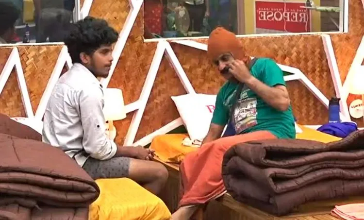 bigg boss, bigg boss malayalam season 2, bigg boss malayalam day 30, malayalam bigg boss highlights, bigg boss malayalam 30 days recap, watch bigg boss malayalam season 2, mohanlal bigg boss, mohanlal, bigg boss 2019, bigg boss vote, bigg boss new contestants, bigg boss season 2, bigg boss season 2 eviction, bigg boss season 1, bigg boss malayalam 2 elimination, bigg boss malayalam 2 elimination today, bigg boss malayalam 2 voting, ബിഗ്‌ ബോസ്, ബിഗ്‌ ബോസ് മലയാളം, ബിഗ്‌ ബോസ് സീസണ്‍ 2, rajith bigg boss malayalam, rajith kumar age, rajith kumar in bigg boss, rajith kumar family, രജിത് കുമാര്‍