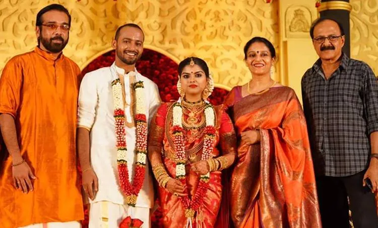 actress karthika, കാർത്തിക, karthika son marriage, കാർത്തികയുടെ മകൻ വിവാഹിതനായി, vineeth,നടി കാർത്തിക, ie malayalam, ഐഇ മലയാളം