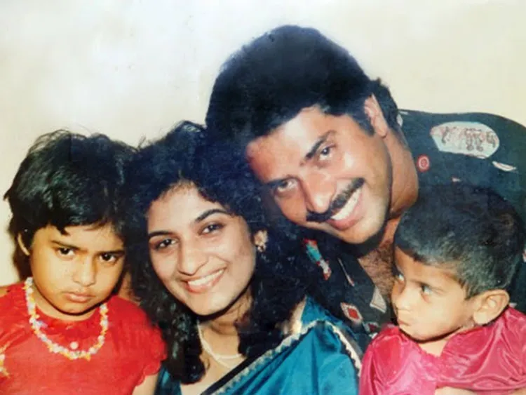 Mammootty, മമ്മൂട്ടി, Mammootty Rare Photo, Mammootty unseen photos, Dulquer unseen photos, mammootty with father photo, മമ്മൂട്ടിയുടെ അപൂർവ ചിത്രം, Mammootty Maharajas, മമ്മൂട്ടി മഹാരാജാസ്, IE Malayalam, ഐഇ മലയാളം, Indian express malayalam, ഇന്ത്യൻ എക്സ്‌പ്രസ് മലയാളം