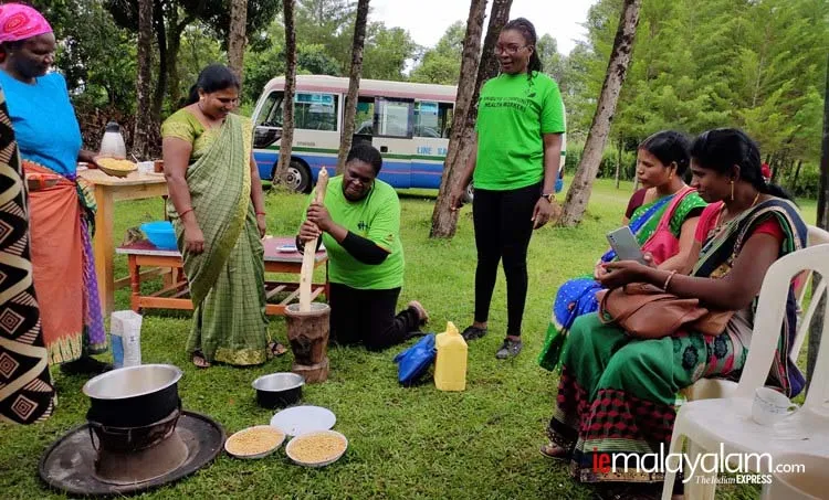 Travelogue, യാത്രാ വിവരണം, Kenya, കെനിയ, Kakamega, കാകമേഗ, Nairobi, നയ്‌രോബി, Kisumu, കിസുമു, kilimanjaro, കിളിമഞ്ചോരോ, Uganda, ഉഗാണ്ട, Africa, ആഫ്രിക്ക, Crying Stone, കരയുന്ന കല്ല്, Equator line, ഭൂമധ്യരേഖ, Ikolomani,  ഇക്കോളോമണി, Swahili സ്വാഹിലി, Luhya tribe, ലുഹ്യ ഗോത്രം, Lake Victoria, വിക്ടോറിയ തടാകം,  ie malayalam, ഐഇ മലയാളം