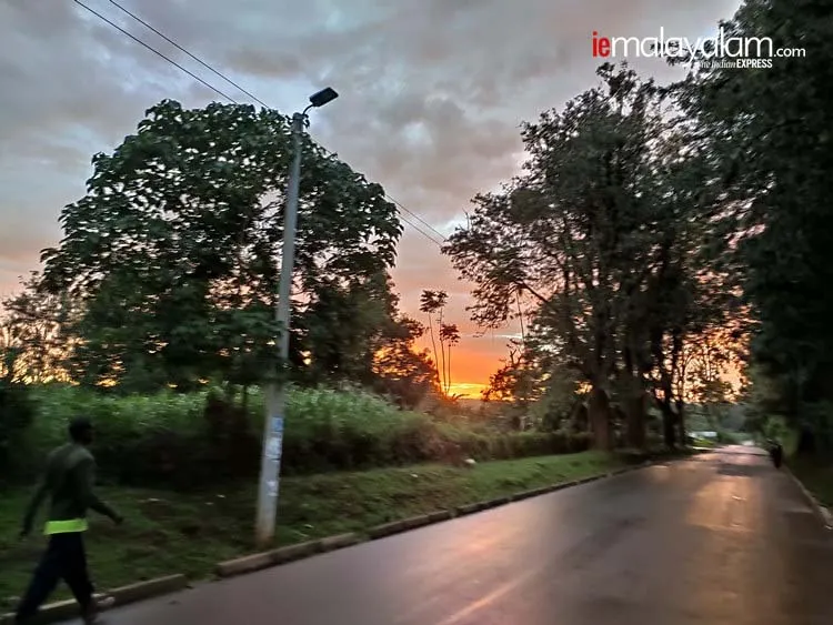 Travelogue, യാത്രാ വിവരണം, Kenya, കെനിയ, Kakamega, കാകമേഗ, Nairobi, നയ്‌രോബി, Kisumu, കിസുമു, kilimanjaro, കിളിമഞ്ചോരോ, Uganda, ഉഗാണ്ട, Africa, ആഫ്രിക്ക, Crying Stone, കരയുന്ന കല്ല്, Equator line, ഭൂമധ്യരേഖ, Ikolomani,  ഇക്കോളോമണി, Swahili സ്വാഹിലി, Luhya tribe, ലുഹ്യ ഗോത്രം, Lake Victoria, വിക്ടോറിയ തടാകം,  ie malayalam, ഐഇ മലയാളം