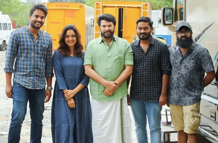 Manju Warrier, മഞ്ജു വാരിയർ, Mammootty, മമ്മൂട്ടി, The preist, ദ പ്രീസ്റ്റ്, Mammootty Manju warrier photo, Mammootty Manju warrrier the preist, Manju and Mammootty, മഞ്ജുവും മമ്മൂട്ടിയും, IE Malayalam, ഐഇ മലയാളം