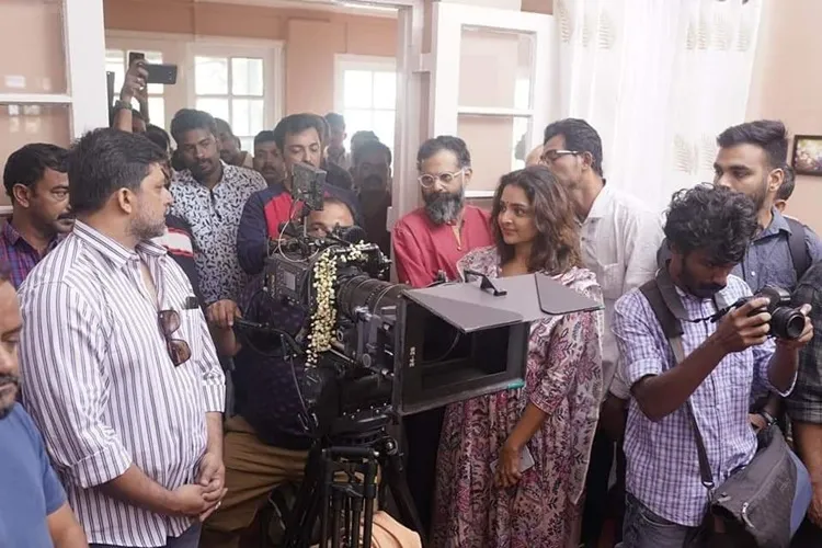 Manju Warrierr, Madhu Warrier, Madhu Warrier debut, Biju Menon, മഞ്ജു വാര്യർ, മധു വാര്യർ, ബിജു മേനോൻ, Lalitham sundaram, Manju warrier Lalitham sundaram, Indian express malayalam, IE Malayalam