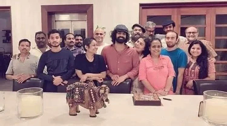 Pranav Mohanlal, Pranav Mohanlal birthday, Pranav Mohanlal family photo
