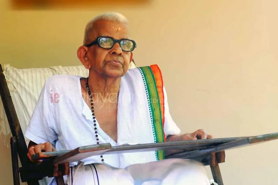 Akkitham, അക്കിത്തം, Akkitham Achuthan Namboothiri, Mahakavi Akkitham, Poet, iemalayalam, ഐഇ മലയാളം