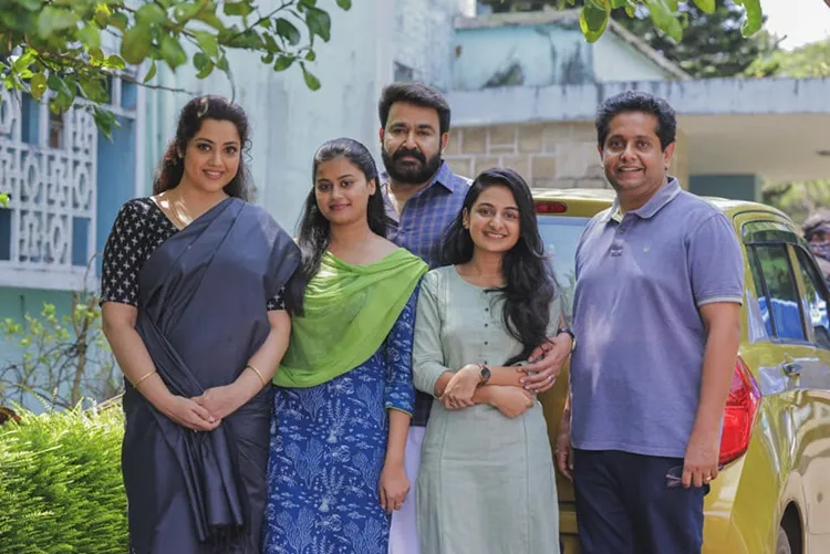 Mohanlal, Drishyam 2, Drishyam 2 shooting, Mohanlal latest photos, മോഹൻലാൽ, ദൃശ്യം 2, Drishyam 2 mohanlal meena, Drishyam 2  location stills