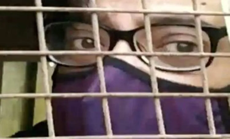 arnab goswami, അര്‍ണബ് ഗോസ്വാമി, arnab goswami arrested, അര്‍ണബ് ഗോസ്വാമി അറസ്റ്റിൽ, arnab goswami mumbai police,അര്‍ണബ് ഗോസ്വാമി മുംബൈ പൊലീസ്, arnab goswami maharashtra police, അര്‍ണബ് ഗോസ്വാമി മഹാരാഷ്ട്ര പൊലീസ്, republic tv, റിപ്പബ്ലിക് ടിവി, republic channel, റിപ്പബ്ലിക് ചാനൽ, arnab Ggoswami republic channel, അര്‍ണബ് ഗോസ്വാമി റിപ്പബ്ലിക് ചാനൽ, cases against arnab goswami, അര്‍ണബ് ഗോസ്വാമിക്കെതിരായ കേസുകൾ, arnab goswami trp case, അര്‍ണബ് ഗോസ്വാമി ടി ആർ പി കേസ്, indian express malayalam, ഇന്ത്യൻ എക്‌സ്പ്രസ് മലയാളം, ie malayalam, ഐഇ മലയാളം