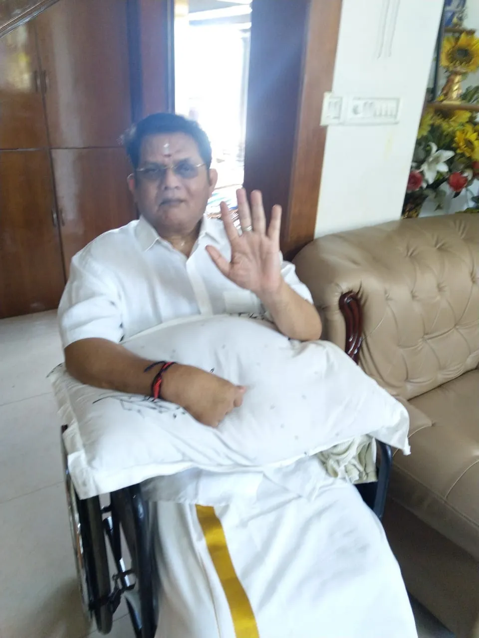 Jagathy Sreekumar, ജഗതി ശ്രീകുമാർ, Jagathy sreekumar birthday, ജഗതിക്ക് പിറന്നാൾ, sreelakshmi sreekumar, സിനിമ, Entertainment, സിനിമാ വാര്‍ത്ത, ഫിലിം ന്യൂസ്, Film News, കേരള ന്യൂസ്, കേരള വാര്‍ത്ത, Kerala News, മലയാളം ന്യൂസ്, മലയാളം വാര്‍ത്ത, Malayalam News, Breaking News, പ്രധാന വാര്‍ത്തകള്‍, ഐ ഇ മലയാളം, iemalayalam, indian express malayalam, ഇന്ത്യന്‍ എക്സ്പ്രസ്സ്‌ മലയാളം